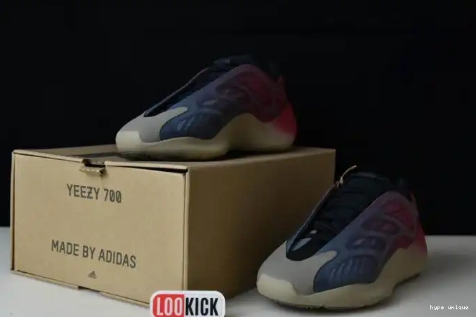 hype V3 Yeezy Fade GW1814 Adidas 700 Carbon 0528